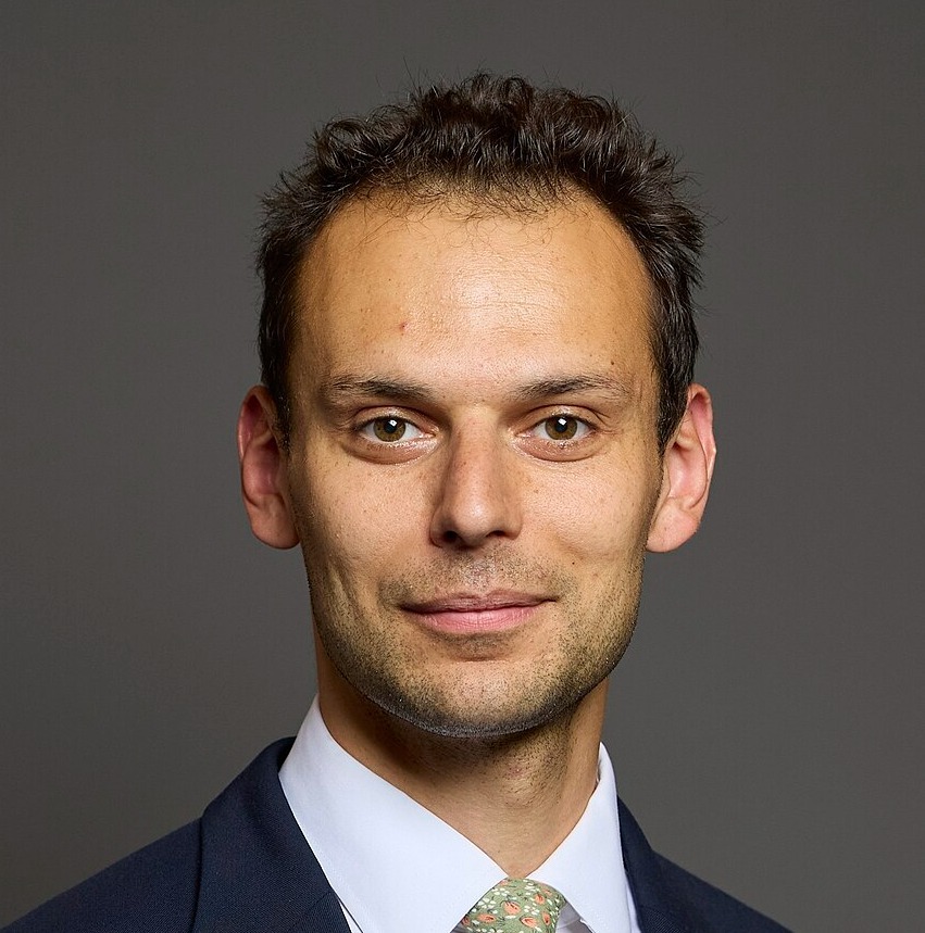 Official_portrait_of_Josh_Simons_MP_crop_2